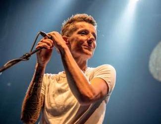 NOSTALGIE, QUAND TU NOUS TIENS…