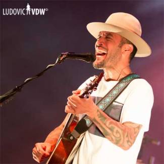 AUX INNOCENTS LES MAINS PLEINES